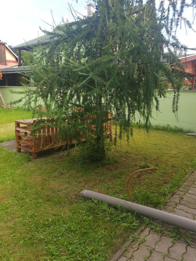 Zseki Apartman Hajduszoboszlo Exterior photo