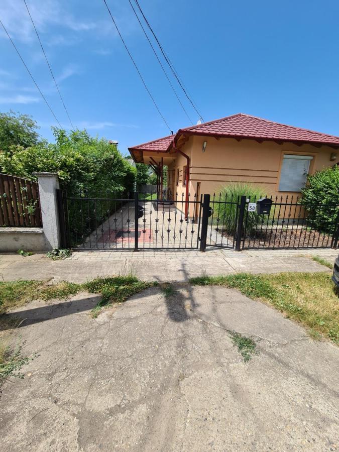 Zseki Apartman Hajduszoboszlo Exterior photo