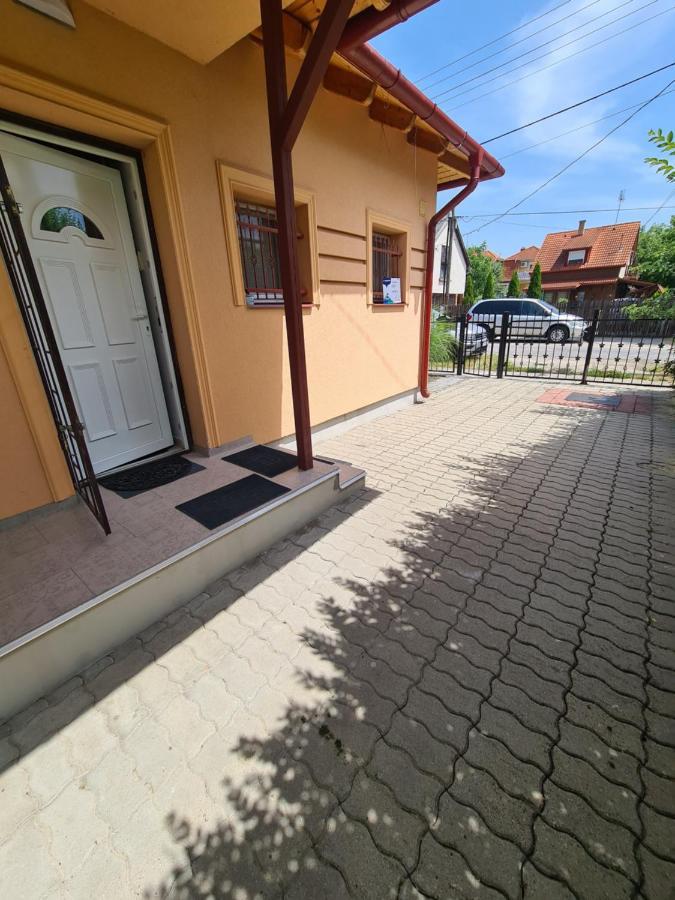 Zseki Apartman Hajduszoboszlo Exterior photo