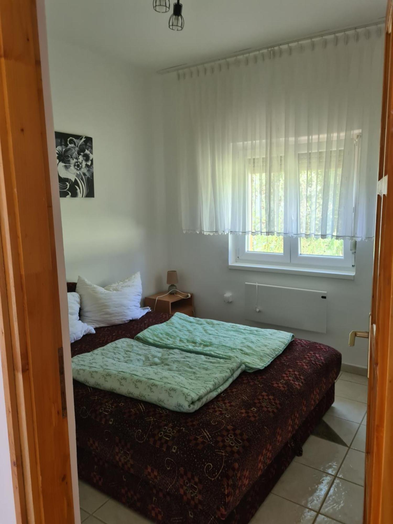 Zseki Apartman Hajduszoboszlo Exterior photo