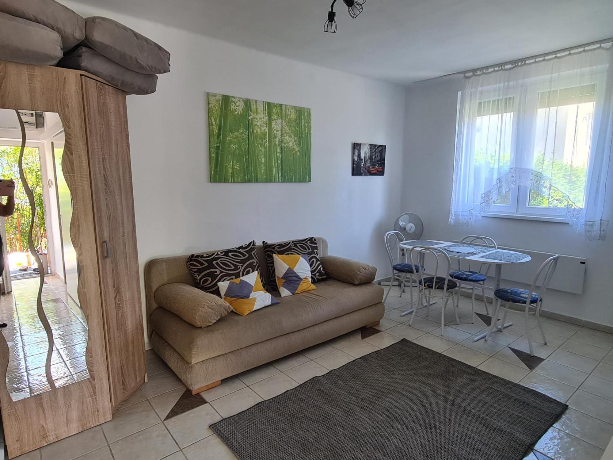 Zseki Apartman Hajduszoboszlo Exterior photo